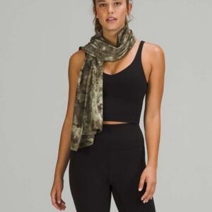 Nwt Lululemon Customizable Snap Scarf